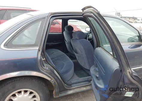 1995 Ford Crown Victoria Lx z USA, uszkodzony, nr VIN 2FALP74W7SX143991